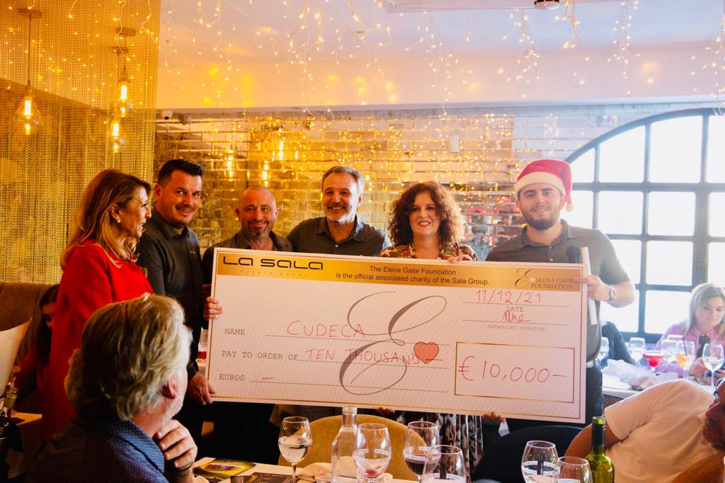 El Grupo La Sala y la Fundación Elena Gaite donan 10.000€ a Cudeca