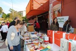 Mercadillos Solidarios de la Biblioteca Municipal de Arroyo de la Miel por CUDECA