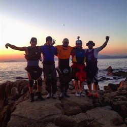 Benalmádena une Continentes, cada palada una donación a beneficio de Cudeca