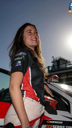 Alba Cano gana 24 horas de Misano con CUDECA